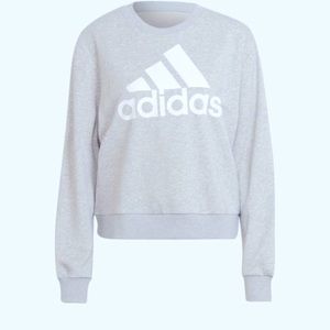 Women’s Adidas  ESSENTIALS LOGO LOOSE
SWEATSHIRT,brand new with a tag,size Small